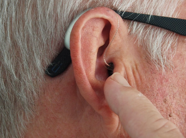 Rechargeable Hearing Aids VS A10 Battery Hearing Aids